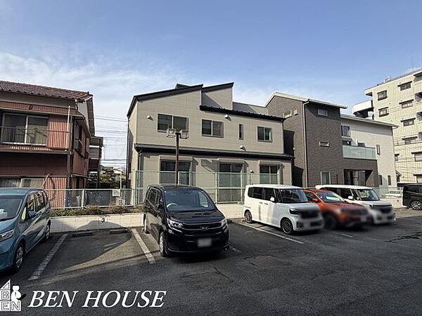 ・クローゼット完備で、お部屋ごとに衣類などの収納ができ、室内がスッキリと片付きます・充実収納完備で余計な家具を置く必要がなく、お部屋を広くお使いになれます・是非ご確認ください