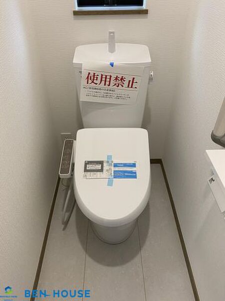 ・トイレは各階に設置がございますので、朝の支度で込み合う時間もスムーズに準備ができます・温水洗浄便座仕様でいつでも清潔に利用できます・日々の暮らしをサポートしてくれる充実の仕様・設備搭載