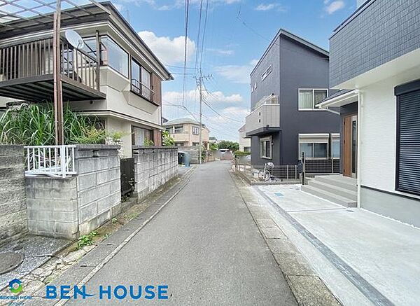 ・「南野川3丁目」29坪超の広々敷地に2階建て邸宅・水回り設備が集約された生活動線の良い間取りプラン・南西向きのバルコニーでは採光たっぷり・各居室収納完備でどのお部屋もスッキリ片付きます
