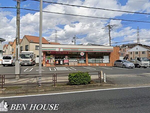 セブンイレブン川崎千年店 徒歩8分。お出かけ前やお帰りの立ち寄りにも便利なコンビニ。 640m
