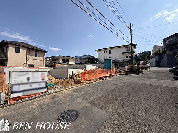 ・リビングイン階段を採用し、ご家族のコミュニケーションを促進する設計・外出前や帰宅時に顔を合わせやすく、自然とコミュニケーションが生まれる生活動線ですね・現地へのご案内はいつでも可能です