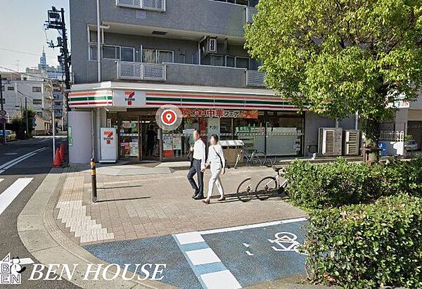 セブンイレブン川崎南町店 徒歩5分。通勤後や家事の合間にも行きやすいコンビニです 380m