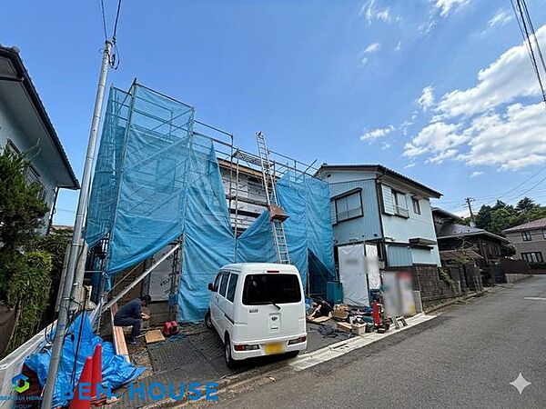 ・玄関には土間収納、ベビーカーやちょっとしたアウトドア用品も収納可能・ウォークインクローゼットは大容量収納可能でファミリークロークとしてスーツケースやゴルフバッグなどの収納も可能