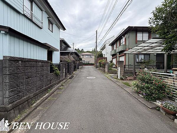 ・水回り設備が集約されたプランで家事動線も短く済み、日々の家事負担も軽減できます・日々の生活をサポートしてくれる充実仕様・設備搭載邸宅・収納も充実完備でどちらのお部屋もスッキリ片付きます