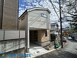 馬場1丁目 吹抜けの広々リビングのある2階建て邸宅