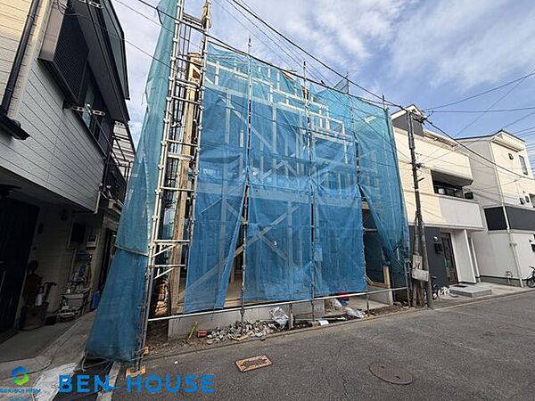 ・全室二面の採光で明るく通風も良好・2か所のバルコニーでは洗濯物がたっぷり干せますね・アイランドキッチンでより開放感のある空間のＬＤＫ・対面キッチンでリビング全体を伺いながらお料理できます