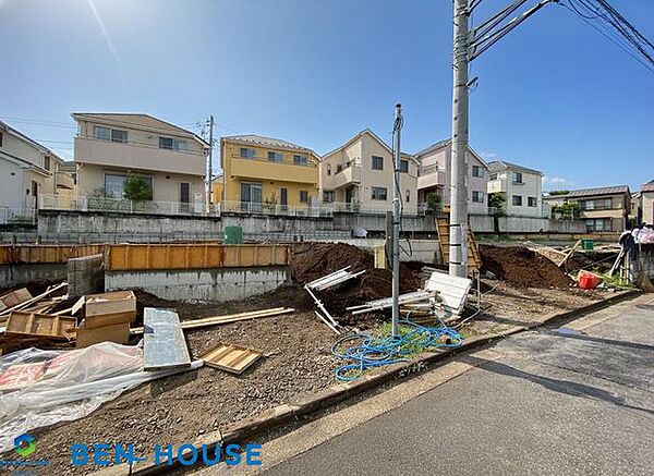 ・小中学校や幼稚園、保育園も徒歩圏内に整い、子育て環境良好です・子育て世代にもうれしい住環境ですね・四季を感じる公園もあり、お子様の遊び場として最適な環境となっております