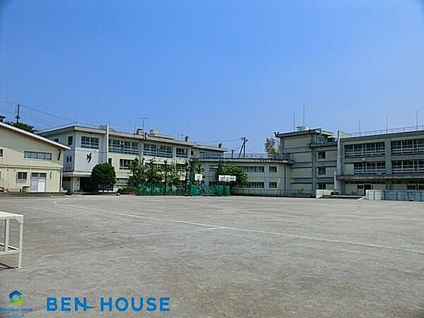 川崎市立長沢中学校 徒歩12分。 930m