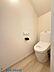 トイレ：・トイレは2ヶ所に設置がございますので、朝の支度で込み合う時間もスムーズに準備ができます・シャワートイレでいつでも清潔に利用できます・日々の生活をサポートしてくれる充実仕様・設備搭載