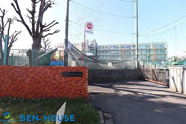 横浜市立浦島小学校 徒歩8分。教育施設が近くに整った、子育て世帯も安心の住環境です。 630m