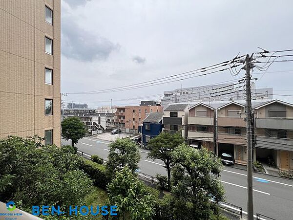 ・周辺は戸建住宅が建ち並ぶ閑静な住宅地です。のびのびとした暮らしを実現できそう！・前面には遮る物がないので、陽当りも良好です・日々の生活をサポートしてくれる充実仕様・設備搭載で販売中！