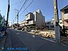 その他：・5居室と大型プランでご家族が多い方やリモートワーク部屋が欲しい方に嬉しい間取り・トイレは2カ所にあり朝の込み合う時間帯もスムーズ・カラーモニタインタフォンでは来客を確認してから対応できます
