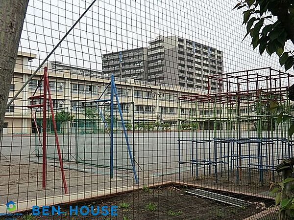 川崎市立東大島小学校 徒歩3分。教育施設が近くに整った、子育て世帯も安心の住環境です。 190m