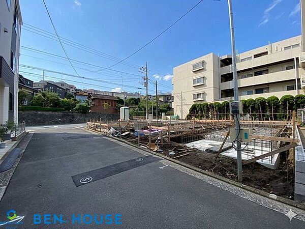 ・全窓網戸標準設置ございます・全室コンセント2か所完備・食洗器、シャンプードレッサーやシャワートイレやＴＶモニター付インターホン等、充実の仕様・設備搭載邸宅・是非ご確認ください