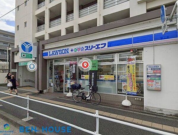 ローソン・スリーエフ港北高田駅前店 徒歩9分。お出かけ前やお帰りの立ち寄りにも便利なコンビニ。 660m