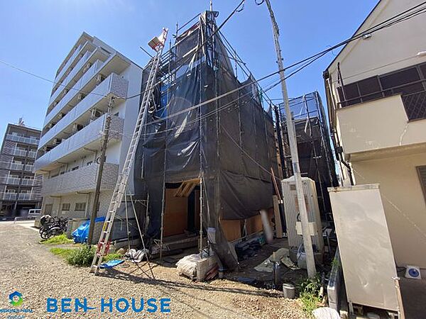 浴室換気乾燥機付きシステムバス・お手入れしやすい浴室です・窓があり換気もしやすい浴室・体操着やＹシャツなどご家族の急な洗濯物も、浴室乾燥機で夜のうちに乾かせて便利ですね