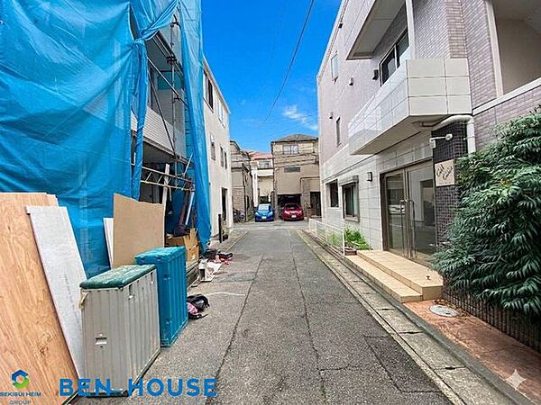 ・水回り設備が集約されたプランで家事動線も短く済み、日々の家事負担も軽減できます・日々の生活をサポートしてくれる充実仕様・設備搭載邸宅・収納も充実完備でどちらのお部屋もスッキリ片付きます