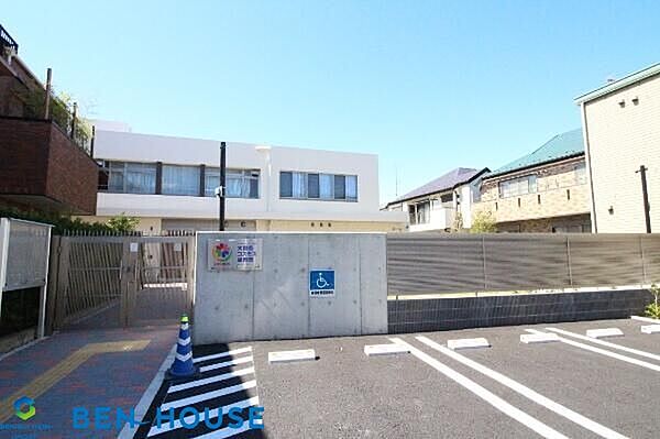 大曽根コスモス保育園 徒歩8分。近くに保育施設が点在しているので、お仕事帰りのお迎えもスムーズです！ 620m