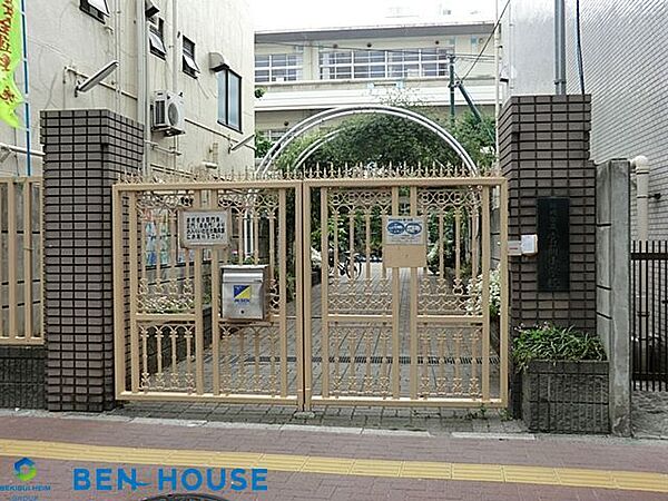 川崎市立宮前小学校 徒歩6分。教育施設が近くに整った、子育て世帯も安心の住環境です。 450m