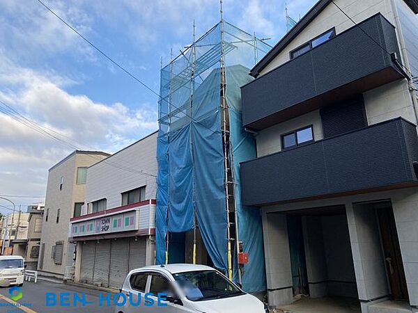 ・雨の日のお洗濯物にも大活躍の浴室乾燥機付きのバスルーム・広々浴室でゆったりと足を延ばせます・追い炊き機能付きでお湯が冷めることもなく温かいまま長湯もできます