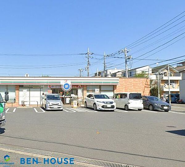 セブンイレブン川崎下小田中店 徒歩9分。時間がない時にさっと寄れて便利なコンビニ。 670m