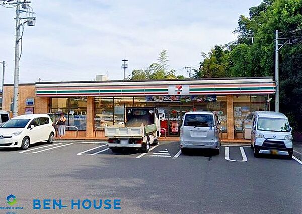 セブンイレブン川崎蟹ケ谷北店 徒歩9分。時間がない時にさっと寄れて便利なコンビニ。 650m