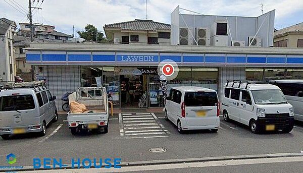 ローソン篠原東一丁目店 徒歩4分。時間がない時にさっと寄れて便利なコンビニ。 280m