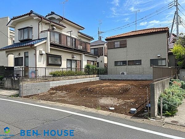・2階は3居室あり、ご家族皆さまがそれぞれの個室を確保できるファミリー向け大型間取り！・お子様の成長にも欠かせない日差しがたっぷり入るお住まいです・それぞれのお部屋でもゆったり過ごせますね