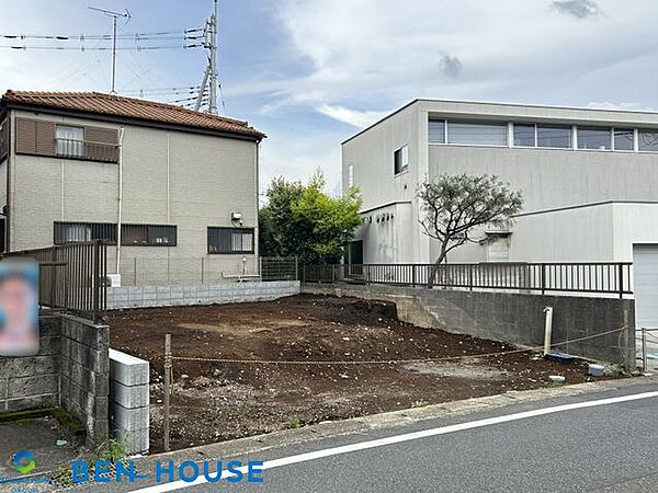・全居室にクローゼットがあるので、お部屋ごとに衣類などの収納ができ、室内がスッキリと片付きます・充実収納完備で余計な家具を置く必要がなく、お部屋を広くお使いになれます・是非ご確認ください