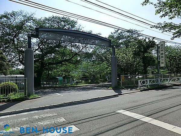 虎の門病院分院 徒歩25分。万が一際に必要になる病院。近所にあることで安心につながります。 1960m