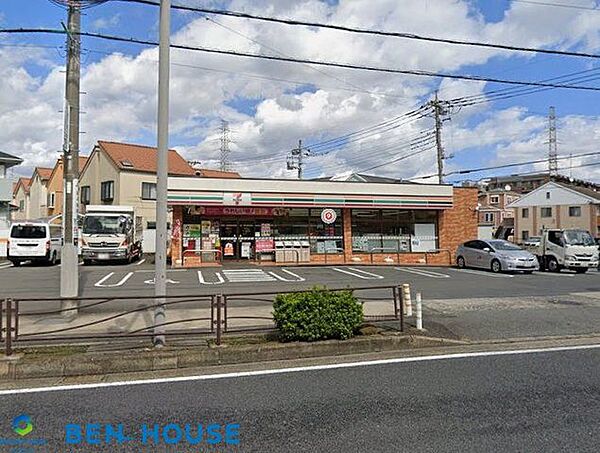 セブンイレブン川崎千年店 徒歩8分。お出かけ前やお帰りの立ち寄りにも便利なコンビニ。 620m