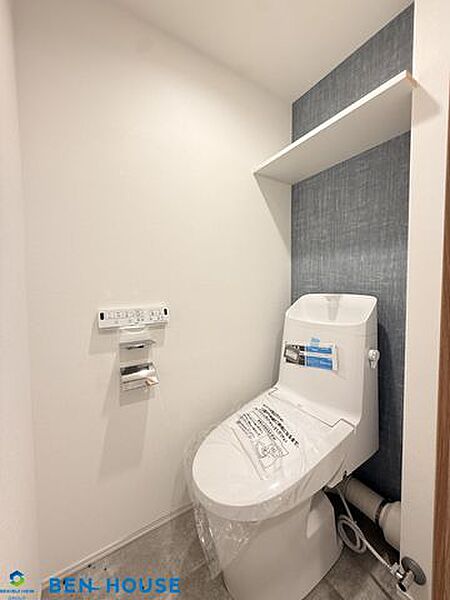 ・シャワートイレでいつでも清潔に利用できます・各居室収納完備でどの居室もスッキリ片付きます・浴室換気乾燥暖房機付システムバスでは雨が続く日々のお洗濯も大丈夫・新規リノベーションのお部屋
