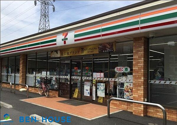 セブンイレブン川崎境町店 徒歩3分。時間がない時にさっと寄れて便利なコンビニ。 200m