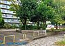 周辺：市ノ坪中村通公園 徒歩6分。樹々に囲まれた気持ちのよい公園です。 420m