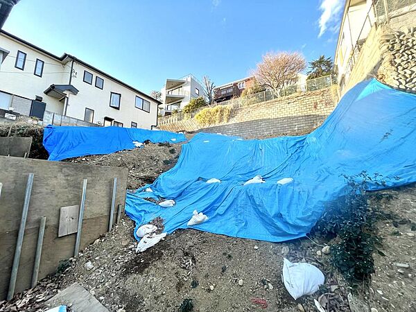 日当たりや周辺の道路幅・交通量など、現地にてお確かめいただけます。ぜひ、お問い合わせくださいませ。