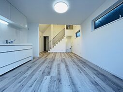 府中市紅葉丘1丁目 A号棟 1LDKのリビング/ダイニング