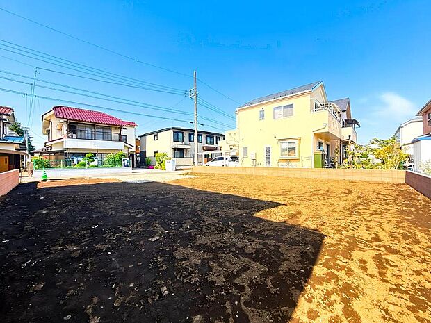敷地形状や広さだけでなく、周辺の環境も大切なポイントです。ぜひ一度ご自身でお確かめください。