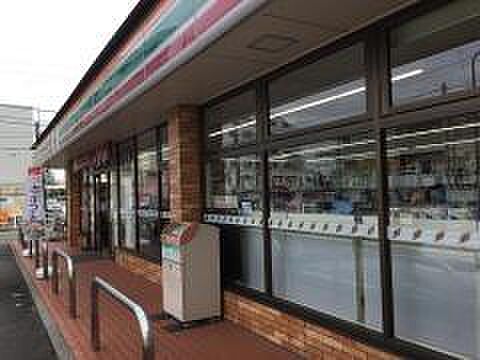 セブンイレブン新小平駅前店まで約583m