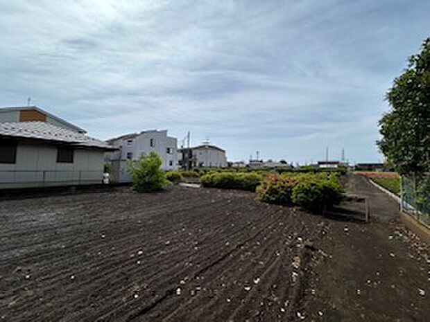 現地だけではなく、周辺の施設・道路など、生活するにあたって重要なポイントも併せてご案内可能です。