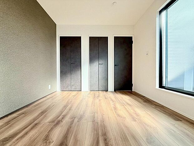 お好みの家具を置いたり、小物を飾り、お気に入りの空間づくりが楽しめそうです。