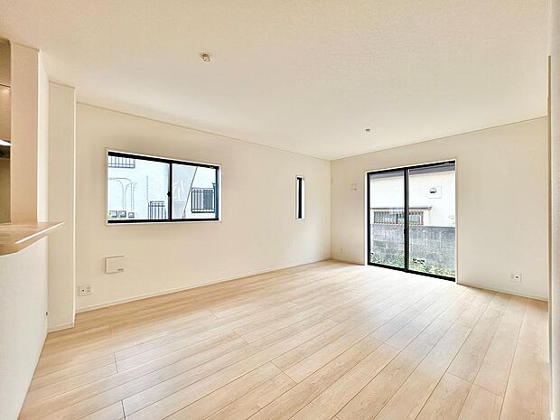 お住まいの中心のLDKは、自然とご家族が集まる癒しの空間です。