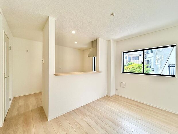 新しいお住まいのキッチンで、休日は家族でお料理を楽しむ時間が増えそうです。