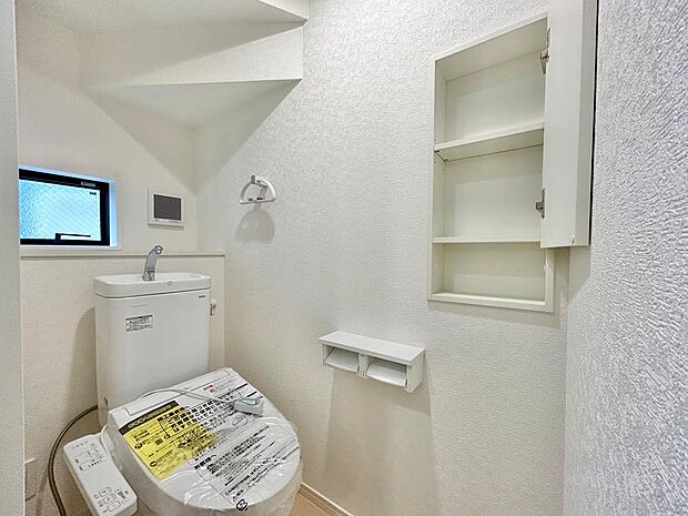 清潔感があるトイレです。仕様の詳細など、気になることはお気軽にお尋ねください。