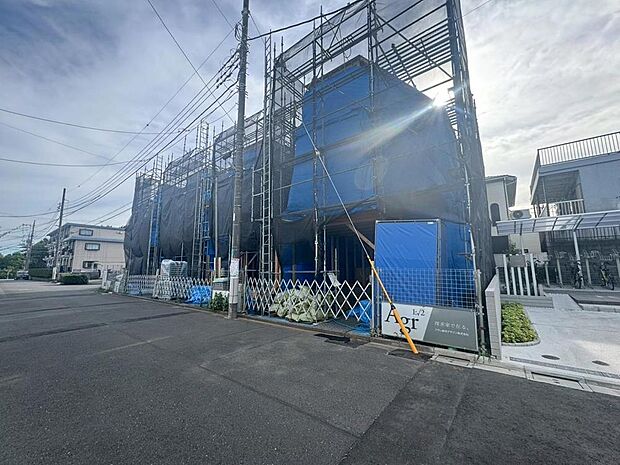 設計士の想いが詰まった、工夫ある住まいです。ご家族皆様揃って、ぜひご見学ください。