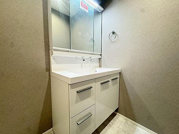 洗面室の収納量や洗面台の仕様など、写真では判らないことはお気軽にお尋ねください。