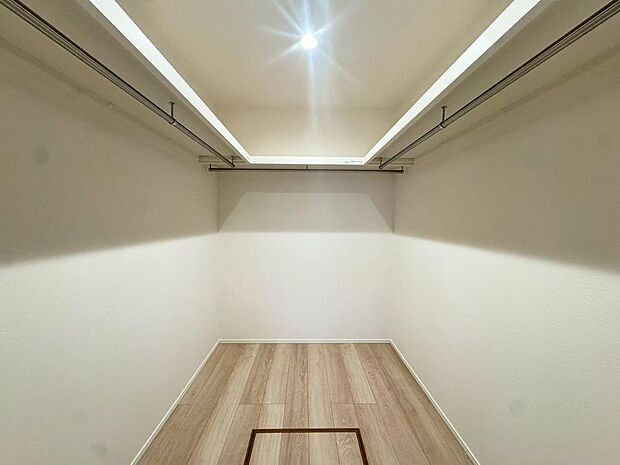 各所に収納が設けられているため、ライフスタイルや、ご家族の生活動線に合わせて活用できます。