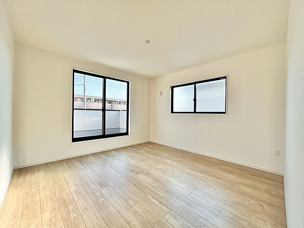 お好みの家具を置いたり、小物を飾り、お気に入りの空間づくりが楽しめそうです。