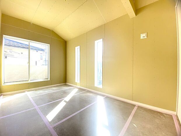 様々なテイストのインテリアと相性の良い、シンプルな内装です。お好みのお部屋作りが楽しめます。