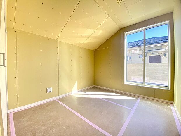 お好みの家具を置いたり、小物を飾り、お気に入りの空間づくりが楽しめそうです。