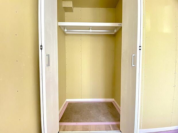 各所に収納が設けられているため、ライフスタイルや、ご家族の生活動線に合わせて活用できます。